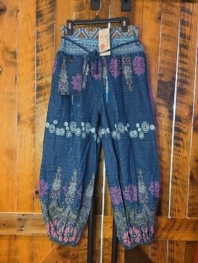027p Boho Indigo Floral Print Harem Pants